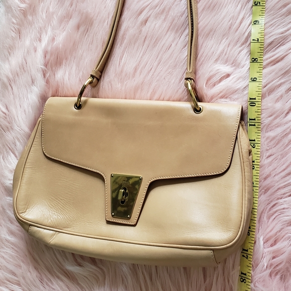 Gucci Tan Leather Shoulder Handbag - Picture 16 of 16